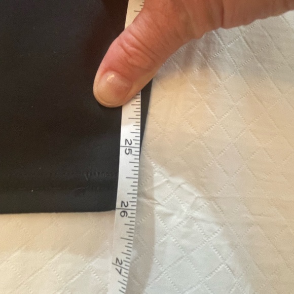 Marika size Black Medium 3/4 length leggings.  Back cell phone Pocket. - Picture 7 of 7